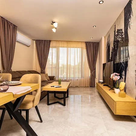 Urban Lux 3 ~ 1bd Flat In The Heart Of بلوفديف