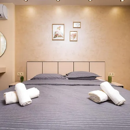 Urban Lux 3 ~ 1bd Flat In The Heart Of بلوفديف