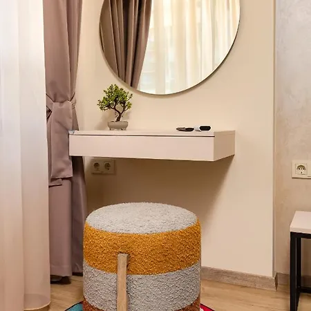 Urban Lux 3 ~ 1bd Flat In The Heart Of بلوفديف